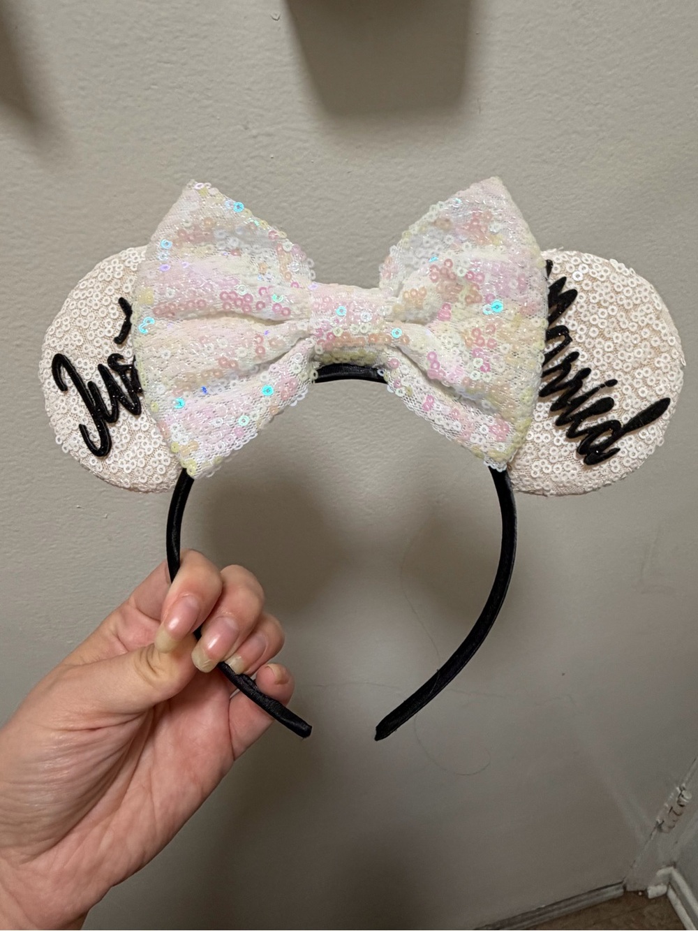 “Just married” Sequin Minnie Ear Headband with Iridescent Bow - White/Pastel